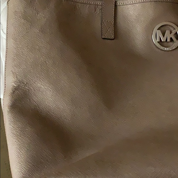 Michael Kors taupe tote hand bag - Picture 6 of 7